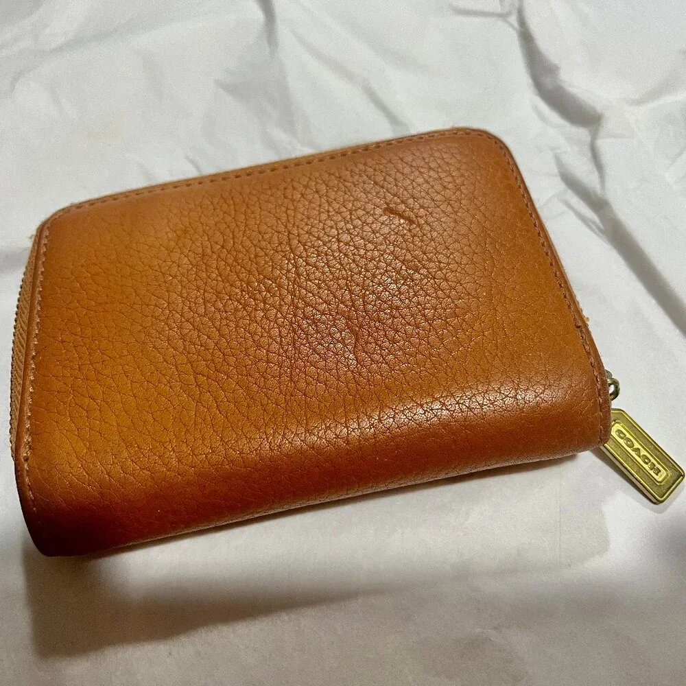 Vintage (1990) Large Zipper Wallet by Coach - Tan Calfskin - EuC - Picture 2 of 5